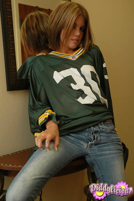 Diddylicious xxx picture collection featuring Diddy has a sexy shape