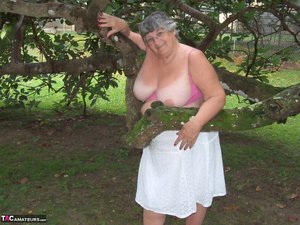TAC Amateurs are excited to present you with a xxx photo gallery showcasing Grandma Libby xxx gallery 272429