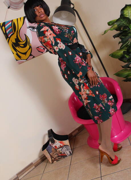 Nylon Up invite you to explore a free pictures with fascinating lady in toying cunt sex scene