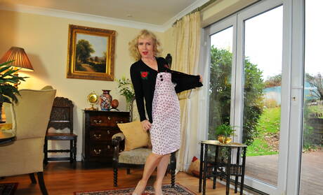 Nylon Sue offers xxx pic gallery with Nylon Sue xxx gallery 256871